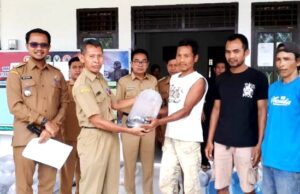 Warga Desa Sei Rahayu I Dapat Bantuan Bibit Ikan