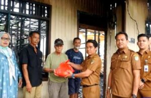 Pemkab Barito Utara Serahkan Bantuan Korban Kebakaran