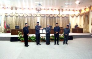 Pemkab Barito Utara Sampaikan Jawaban Terhadap Pemandangan Umum Fraksi