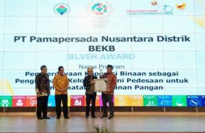 PT Pamapersada Nusantara Distrik BEKB Raih Penghargaan CSR & PDB Awards 2023