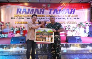 Bupati Barito Utara dan Dandim 1013 Muara Teweh Sambut Kedatangan Danrem 102 Panju Panjung