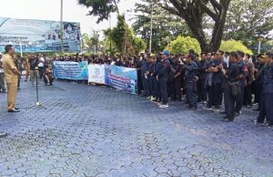 Tuntut Kesejahteraan, Ratusan Anggota BPD Se Barito Utara Datangi Kantor Bupati