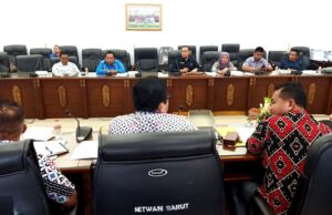 Jalan Luwe Hulu – Luwe Hilir Disepakati Akan Diselesaikan Sebelum Lebaran