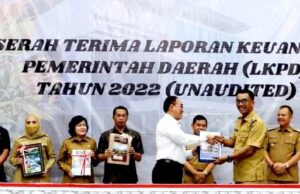 Wakil Bupati Barito Utara Serahkan LKPD Tahun 2022 ke BPK RI Kalteng