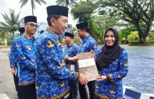 Bupati Barito Utara Serahkan SK Kenaikan Pangkat Kepada ASN Lingkup Pemkab