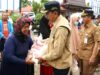 Bupati Barito Utara Serahkan Bantuan Kepada Warga Terdampak Bencana Banjir