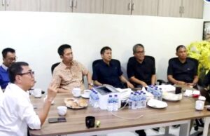 Tinjau Fabrikasi Jembatan Sikan – Tumpung Laung, Bupati Barito Utara Kunjungi PT Wiratama Globalindo Jaya