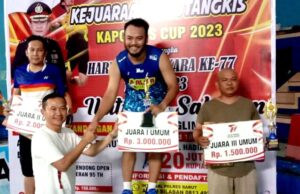 Kapolres Barito Utara Tutup Kejuaraan Bulu Tangkis Kapolres Cup 2023