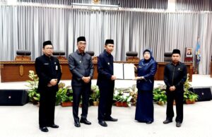 Bupati Barito Utara Sampaikan Jawaban Terhadap Pemandangan Umum Fraksi DPRD