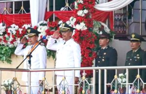 Wakil Bupati Barito Utara Pimpin Upacara Penurunan Bendera Merah Putih