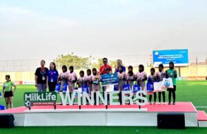 Nadalsyah Serahkan Hadiah Pemenang Turnamen Sepakbola Putri KU-10 dan KU-12