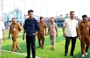 Bupati Barito Utara Tinjau Progres Pembangunan Mini Soccer