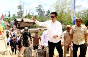 Bupati Barito Utara Hadiri Syukuran Pemancangan Tiang Jembatan Sei Intu