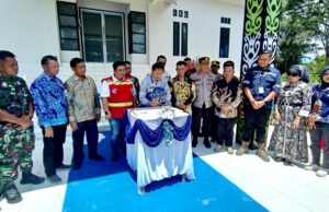 Pj Bupati Barito Utara Resmikan Kantor Desa Lemo I Senilai Rp 1,4 Miliar