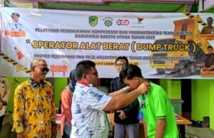 Kadis Nakertranskop UKM Barito Utara Buka Pelatihan Operator Dump Truck