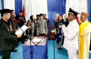 Pj Bupati Lantik dan Ambil Sumpah Janji Kepala Desa PAW Desa Pendreh