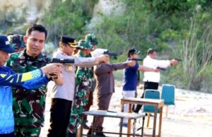 Pj Bupati Barito Utara Latihan Menembak Bersama Unsur FKPD