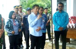 Pj Bupati Barito Utara Tinjau Pasar Murah di Lima Desa