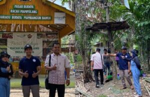 Kembangkan Wisata di Desa Balida, Komisi II DPRD Balangan Kunjungi Pasar Budaya Racah Mampulang