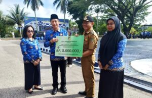 Desa Pendreh dan Kelurahan Melayu Terima Piagam Penghargaan dari KLHK