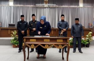 DPRD Barito Utara Gelar Rapat Paripurna IV Penyampaian Pendapat Akhir Fraksi terhadap APBD 2024