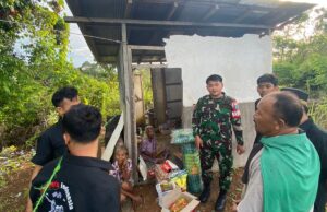 Babinsa Koramil 03/Teweh Tengah Bersama Komunitas Motor Supermoto Indonesia Barito Utara Beri Bantuan Warga Kurang Mampu