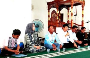 Politisi Partai Demokrat Serahkan Mobil Ambulance Untuk Masjid Haji Muhammad Sidik