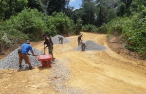 Jalan TMMD Ke-119 Kodim 1013 Muara Teweh Mulai Dilakukan Penimbunan Jalan