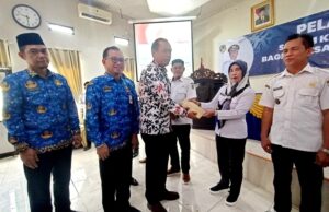 Pemdes Lemo II Terima Hadiah Lomba Desa Tingkat Kabupaten dan Provinsi