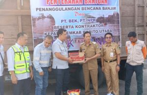 PT BEK Serahkan Bantuan Untuk Korban Bencana Banjir di Barito Utara