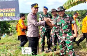 Kodim 1013 Muara Teweh Tanam Ratusan Bibit Pohon