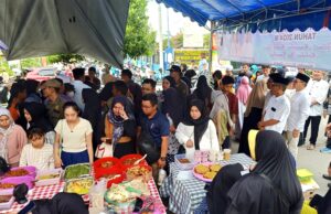 Warga Non Muslim Juga Turut Menikmati Keberadaan Pasar Wadai Ramadhan