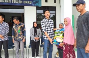 800 Warga Kecamatan Teweh Baru Dapat Kupon Operasi Pasar Penyeimbang