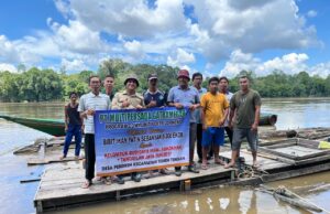 Melalui Program Community Development, PT MPG Serahkan Bibit Ikan Patin ke Desa Pendreh