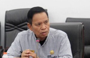 Dewan Dukung Disnakertranskop UKM Buka Pelayanan Pembuatan Eazy Paspor
