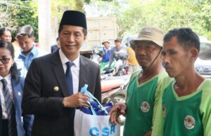 Dinas PUPR Barito Utara Bagikan 140 Paket Sembako, MBG Bagikan Zakat