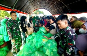 Ribuan Paket Sembako Terjual Dalam Kegiatan Bazar Pasar Murah Kodim 1013 Muara Teweh