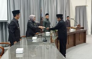 Fraksi Demokrat Sampaikan Pemandangan Umum Terhadap Pengelolaan Persampahan