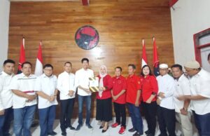 Berkas Pencalonan Ahmad Gunadi Diterima Ketua Tim Penjaringan PDIP