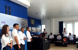 Ahmad Gunadi Kembalikan Berkas Pencalonan Bakal Calon Bupati kedua Parpol