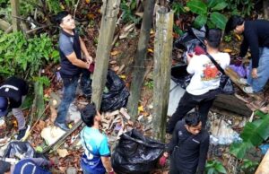 Pemkab Barito Utara Kerja Bakti di sekitar Sungai Bengaris dan Sungai Butong