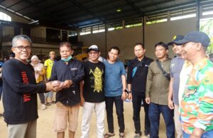 Dinas PUPR Barito Utara Bagikan Sembilan Ekor Daging Hewan Kurban