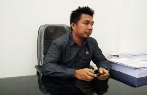 Anggota DPRD Apresiasi dan Dukung DLH Bagikan 600 Bibit Tanaman