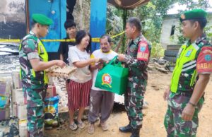 Kodim 1013 Muara Teweh Bantu Korban Kebakaran Di Desa Nihan