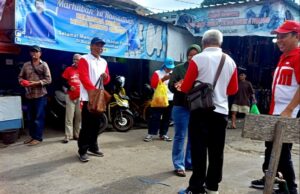 Pembagian Bendera Berikan Dampak Positif kepada Pedagang UMKM