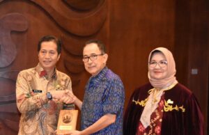 Pemkab Barito Utara Terima Penghargaan UI Green City Matric 2024