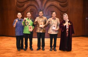 Penghargaan Yang Diterima Ini Merupakan Wujud Konsistensi Dalam Membangun Daerah