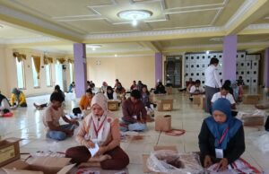 KPU Rekrut 59 Petugas Sortir dan Lipat Surat Suara Pilgub Kalteng dan Pilbup Barito Utara