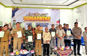 511 Sertifikat PTSL Diserahkan di Desa Kandui, Kecamatan Gunung Timang