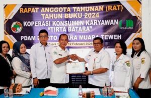 Kadis Nakertranskop UKM Buka RAT Koperasi Karyawan Tirta Batara Muara Teweh